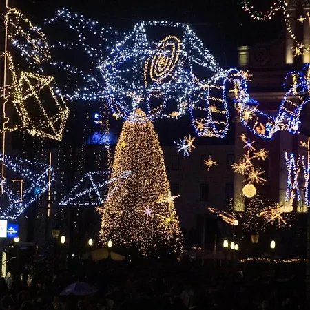 Auberge de jeunesse Fully Equipped Six Bedroom House 15 Kilometers From Bled - With A Terrace, Garden, Playground, And Parking Kropa