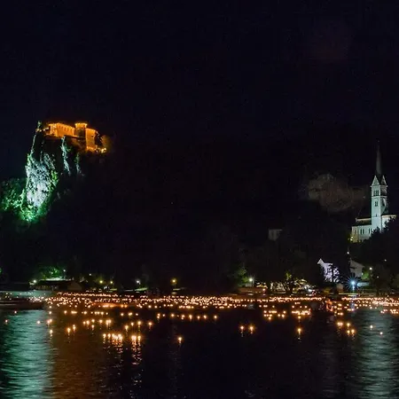 旅馆 Far Away So Close Near Bled *