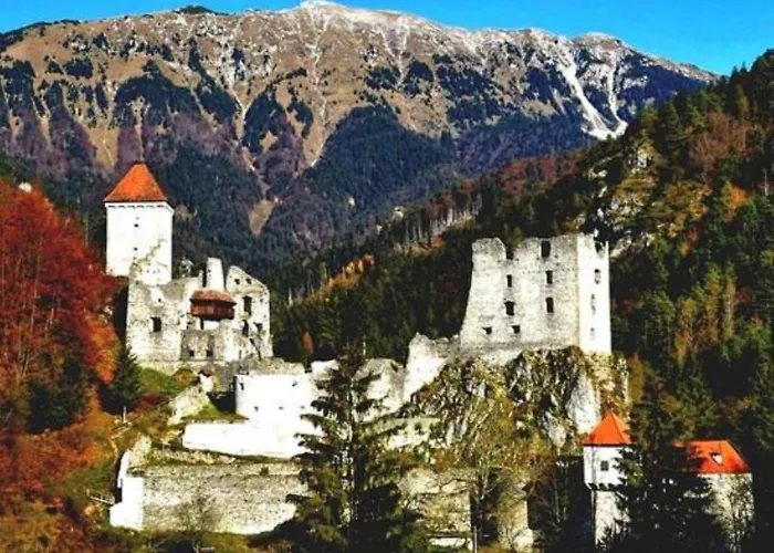 Fully Equipped Six Bedroom House 15 Kilometers From Bled - With A Terrace, Garden, Playground, And Parking بيت شباب