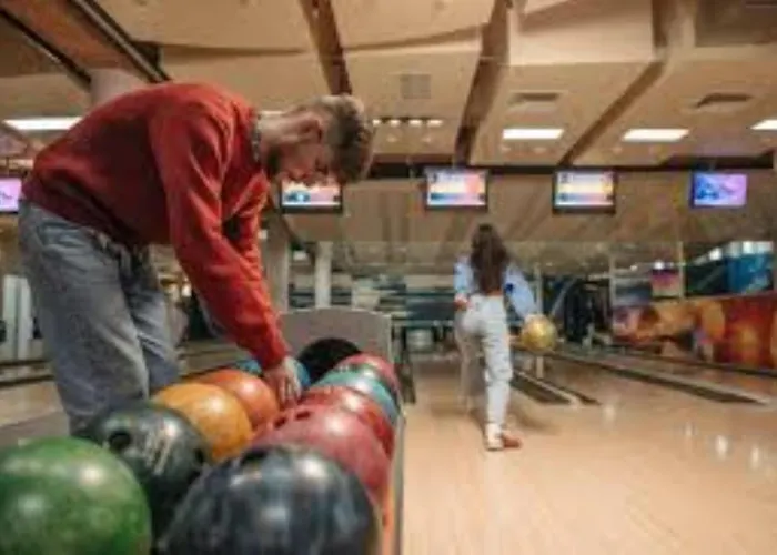 Fully Equipped Six Bedroom House 15 Kilometers From Bled - With A Terrace, Garden, Playground, And Parking Auberge de jeunesse