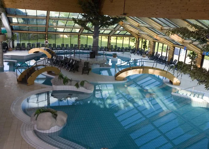 Fully Equipped Six Bedroom House 15 Kilometers From Bled - With A Terrace, Garden, Playground, And Parking Auberge de jeunesse *