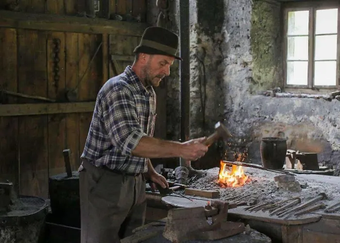 Fully Equipped Six Bedroom House 15 Kilometers From Bled - With A Terrace, Garden, Playground, And Parking Auberge de jeunesse Kropa