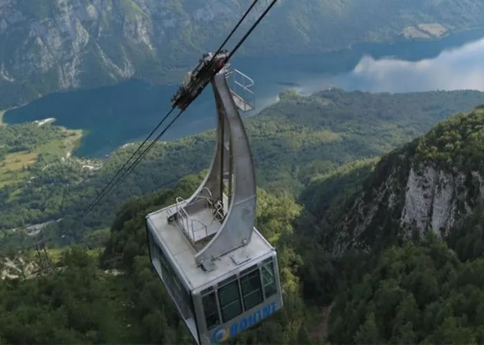 Auberge de jeunesse Fully Equipped Six Bedroom House 15 Kilometers From Bled - With A Terrace, Garden, Playground, And Parking